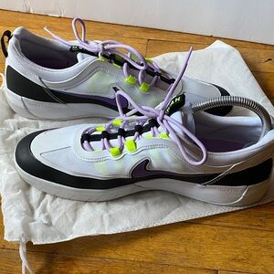 Nike White and Lavender Sneakers with Black Accents